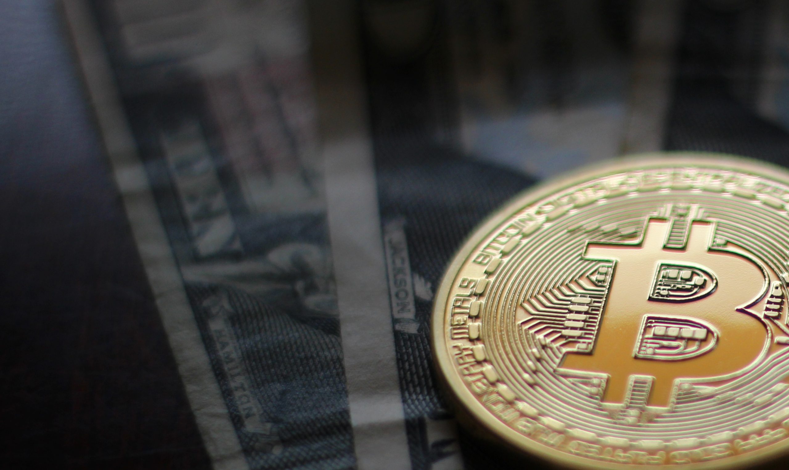 Hands Free Bitcoin : the world's first plug and play asic miner